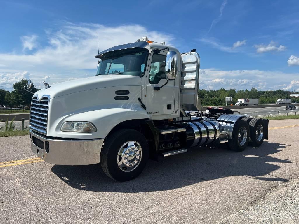 Mack CXU 613 Влекачи