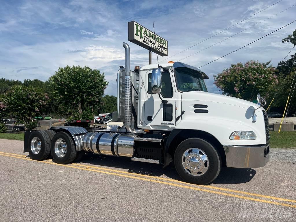 Mack CXU 613 Влекачи