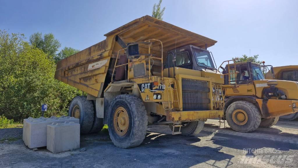 CAT 771D Твърди самосвали
