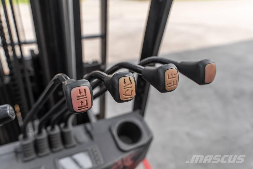 Manitou MI 30 D Дизелови камиони