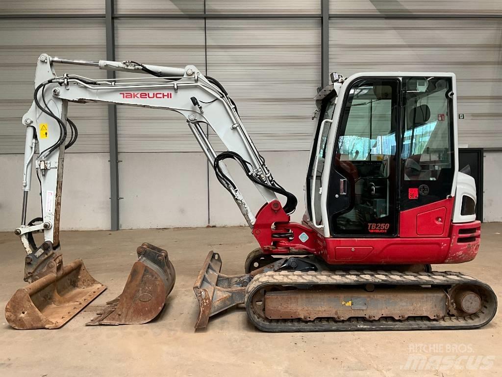Takeuchi TB 250-2 Мини екскаватори < 7 т