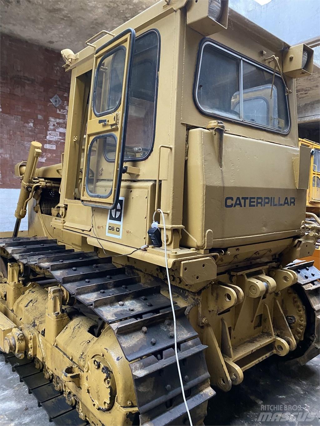 CAT D 6 D LGP Верижни булдозери
