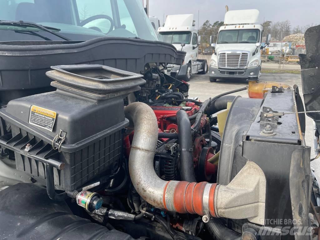 International 4300 Каросерии