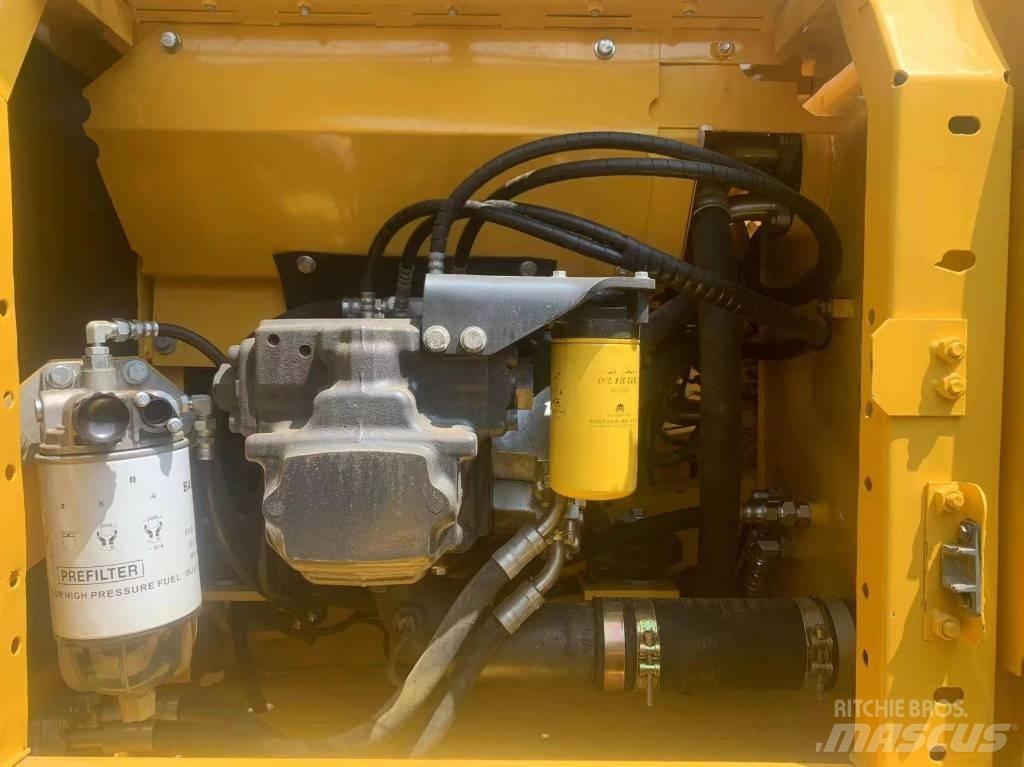 Komatsu PC 200-8 Средни екскаватори 7т - 12т