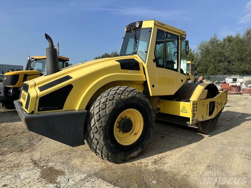 Bomag BW213-DH4 Еднобарабанни ролки
