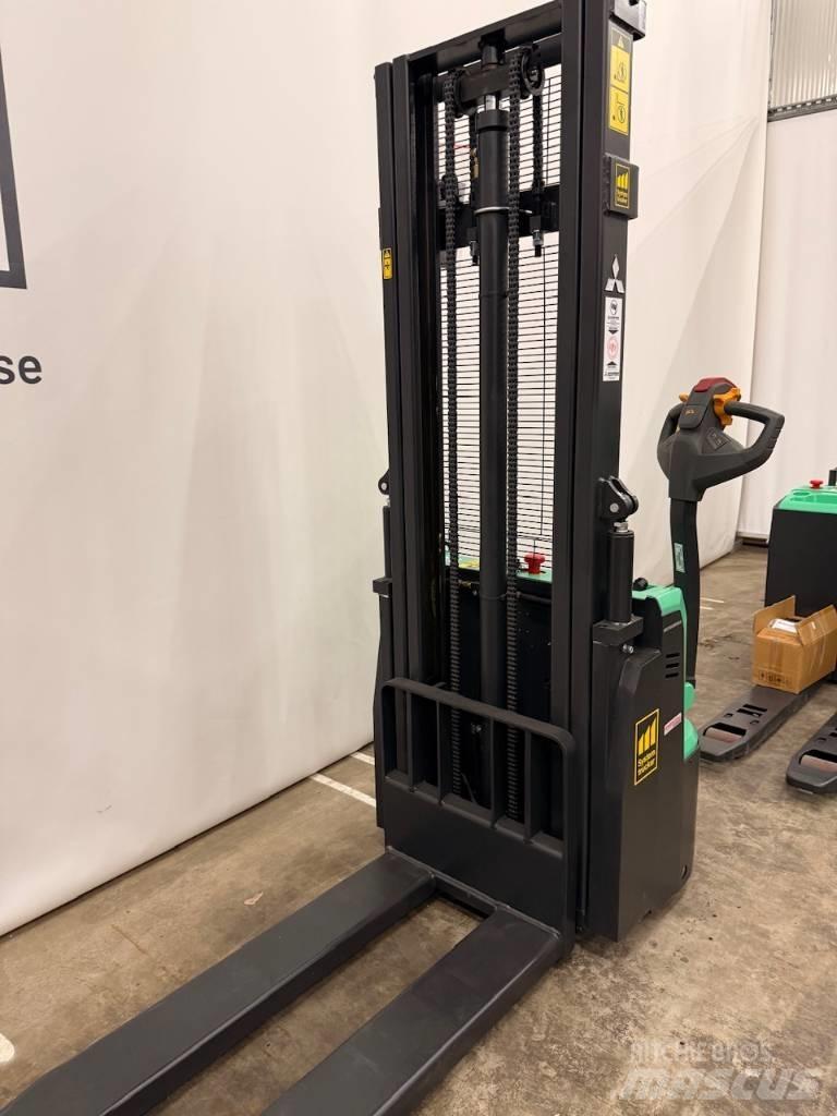 Mitsubishi SBP12QLDI Колички високоповдигачи с теглич