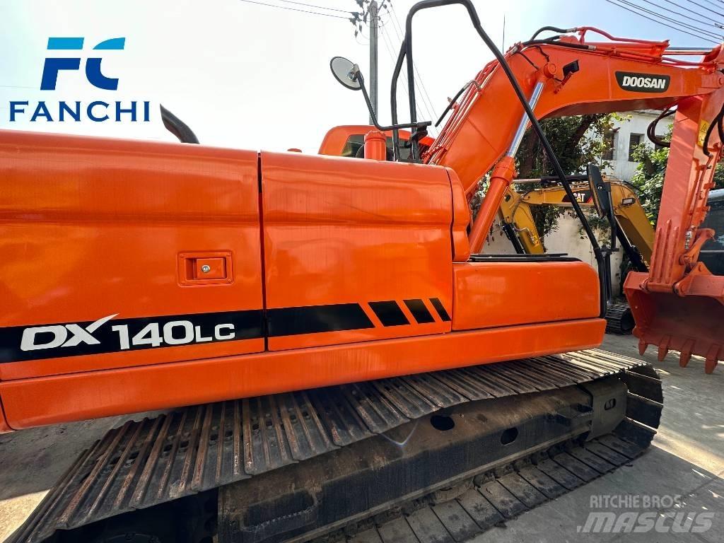 Doosan DX 140 LC Колесни екскаватори