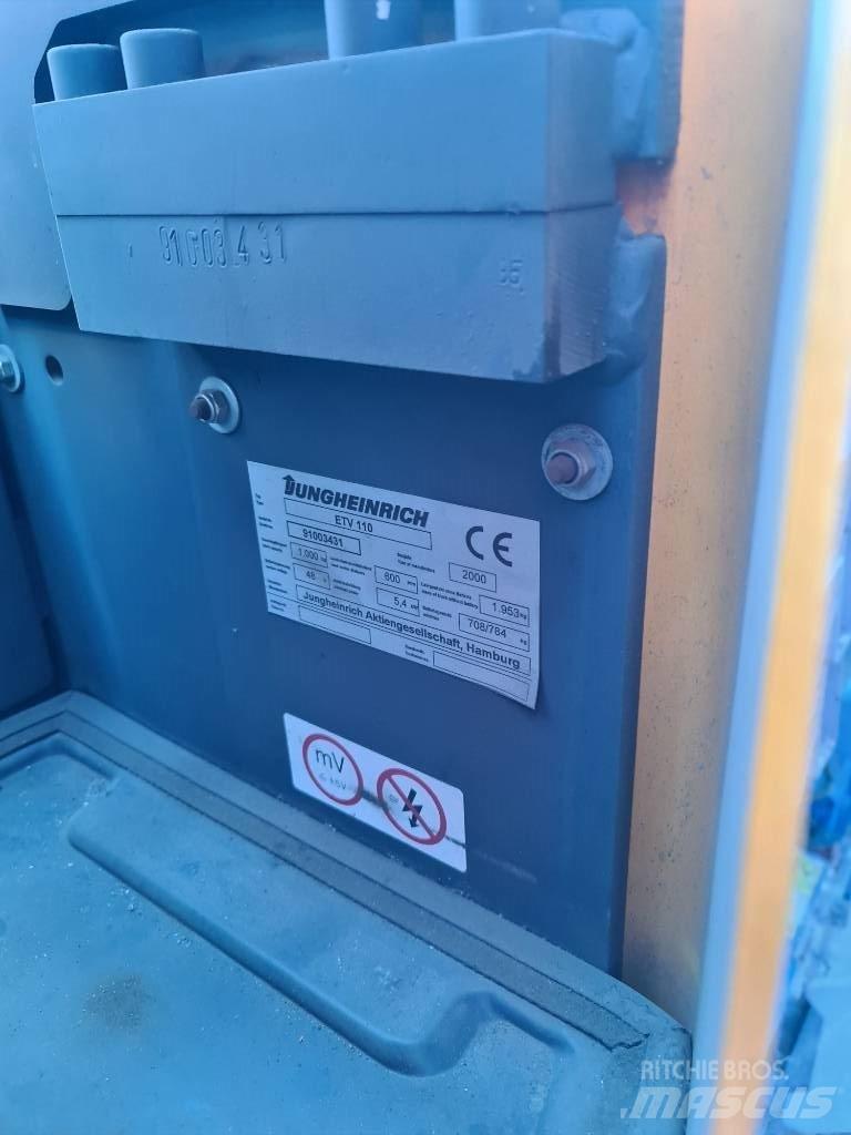 Jungheinrich ETV 110 Ретрак/ Високоповдигач с изместване на вилката напред