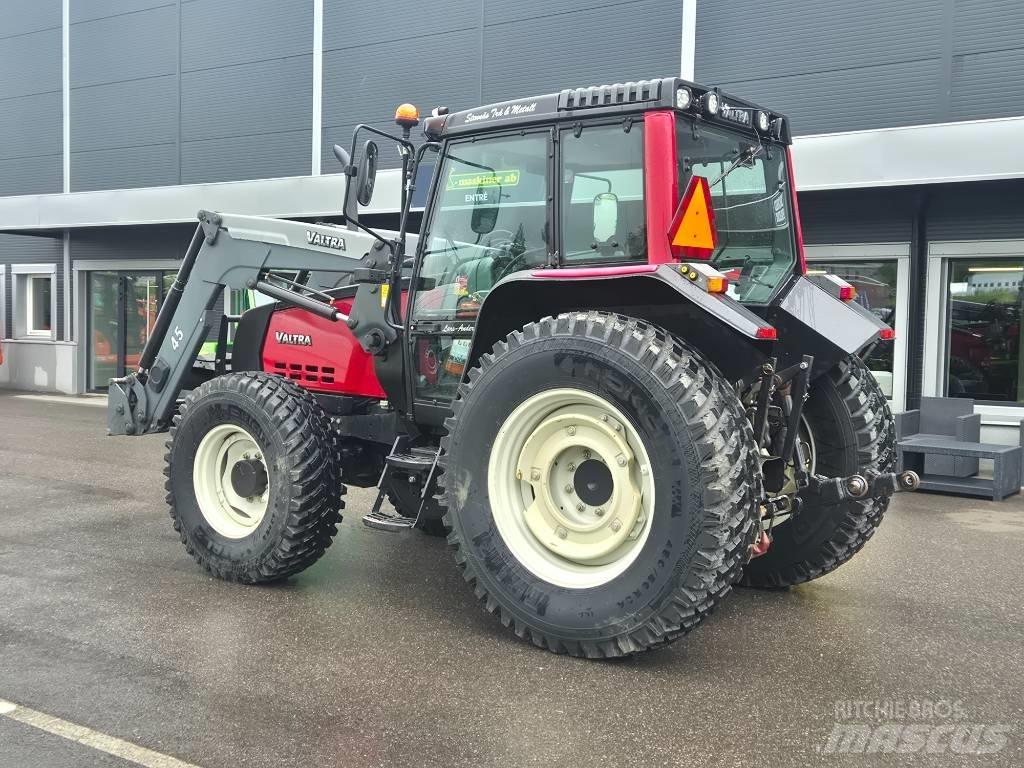 Valtra 6200 Трактори
