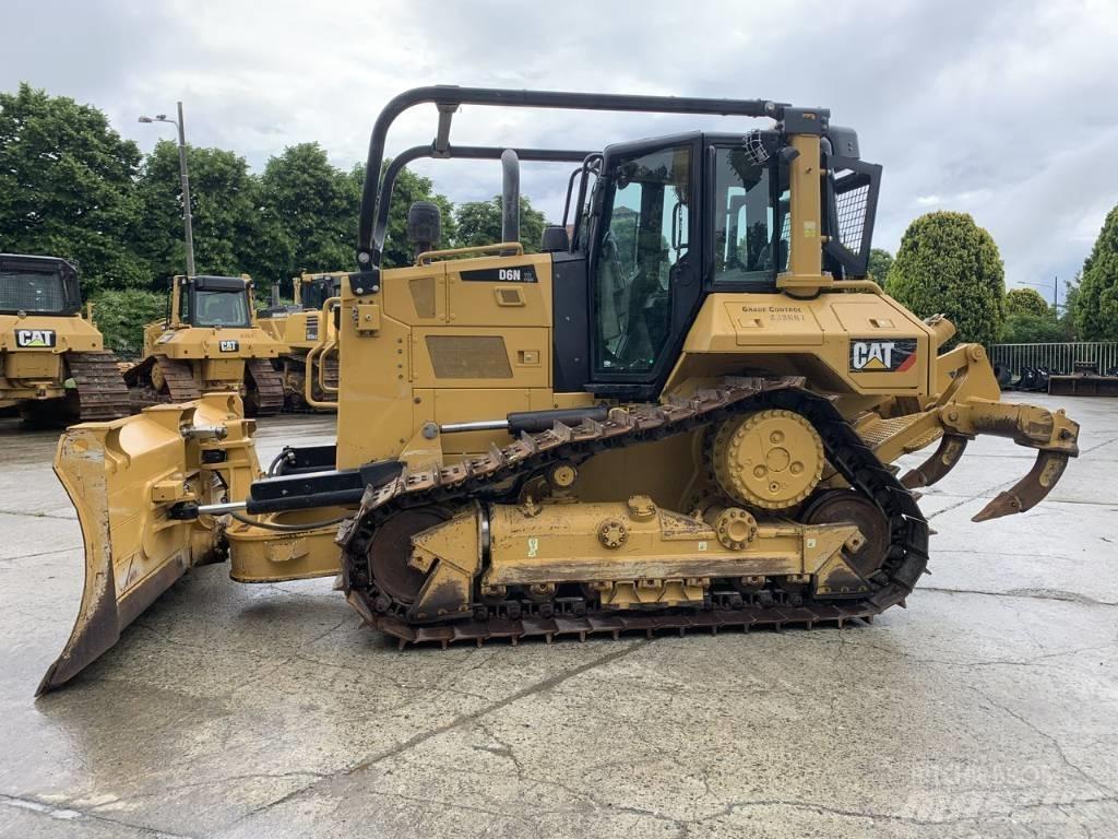 CAT D 6 N XL Верижни булдозери
