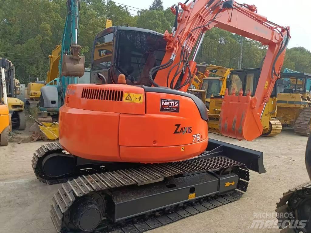 Hitachi ZX 75 Средни екскаватори 7т - 12т