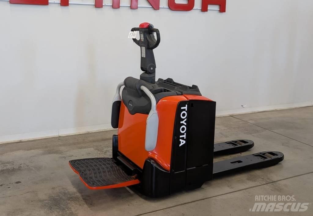 Toyota 10794 LPE200 Електрически вилични кари-повдигачи