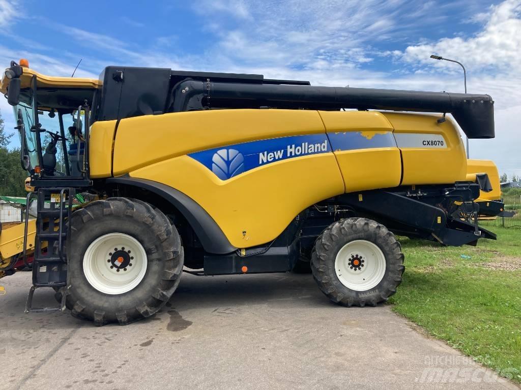 New Holland CX 8070 Комбайни