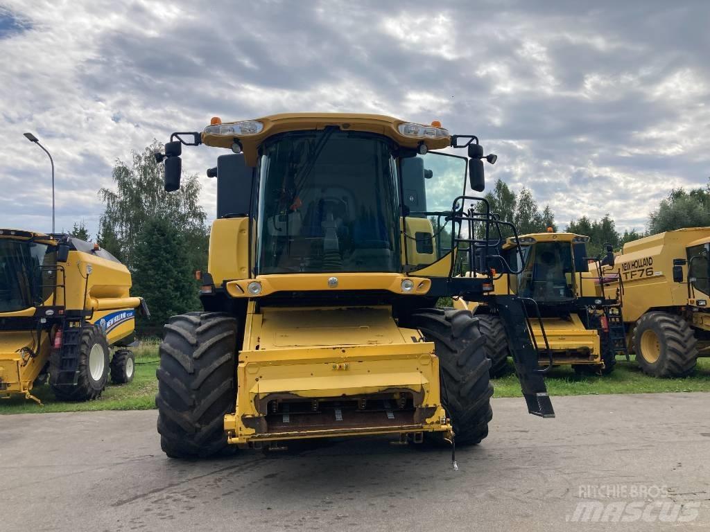 New Holland CX 8070 Комбайни
