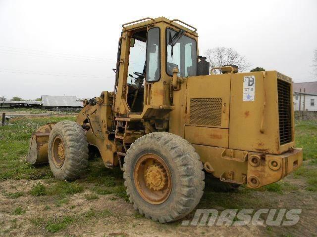 CAT 916 Колесни товарачи