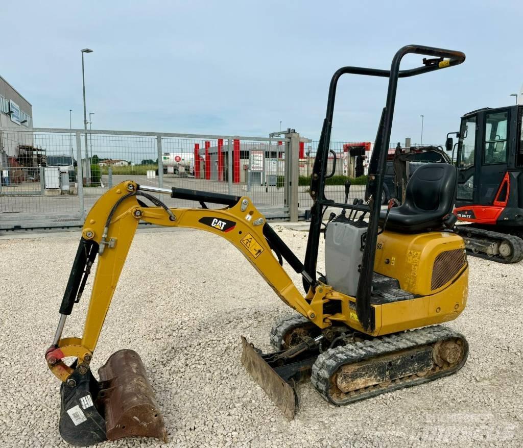 CAT 300.9 D Мини екскаватори < 7 т