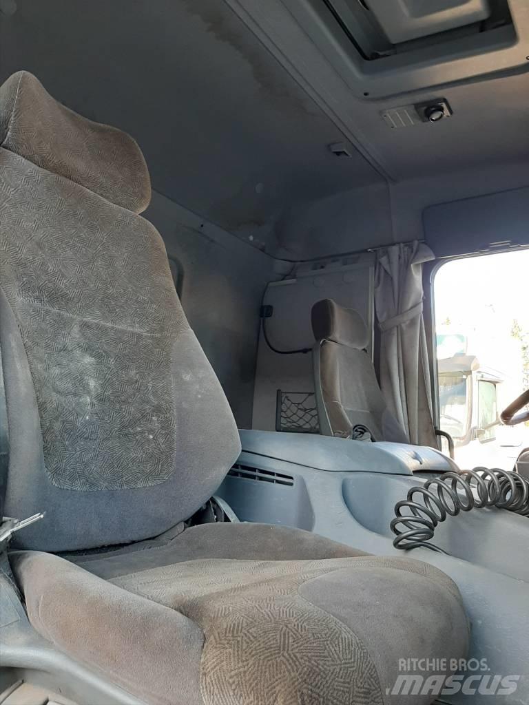 Scania P 124 Камиони с кран с кука