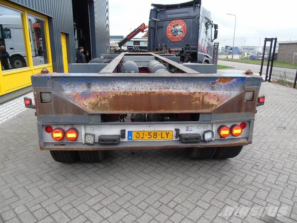  TR'AX 2 AXLE + 20FT Контейнерни полуремаркета