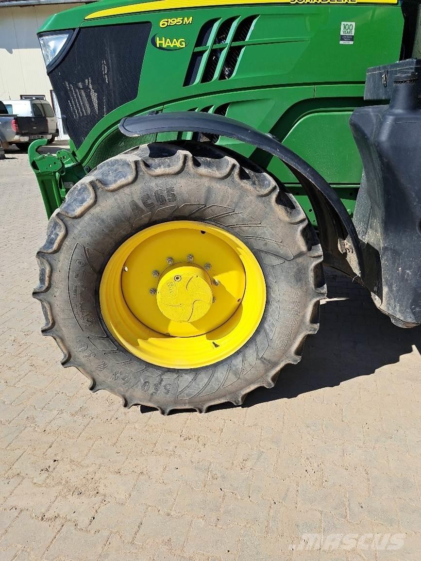 John Deere 6195M Трактори