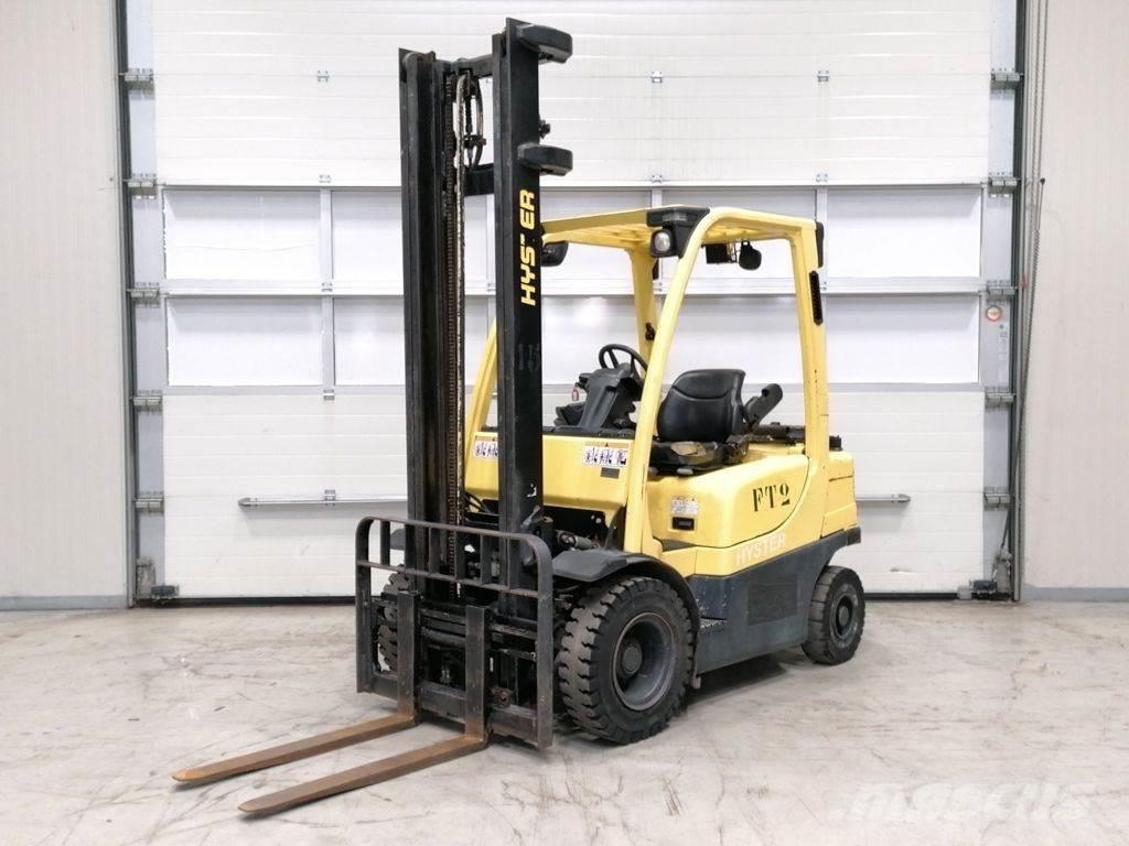 Hyster H2.0FT Камиони с АГУ