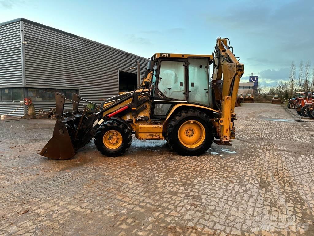 CAT 428D Товарач със заден ексватор