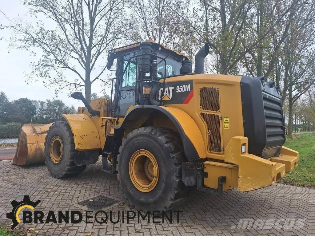 CAT 950M Колесни товарачи