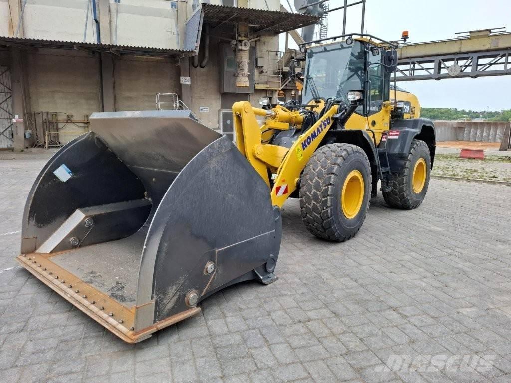 Komatsu WA 270-8E0 Колесни товарачи