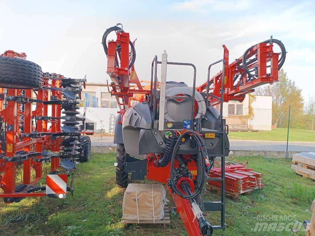 Kuhns Mfg LEXIS Прикачни пръскачки
