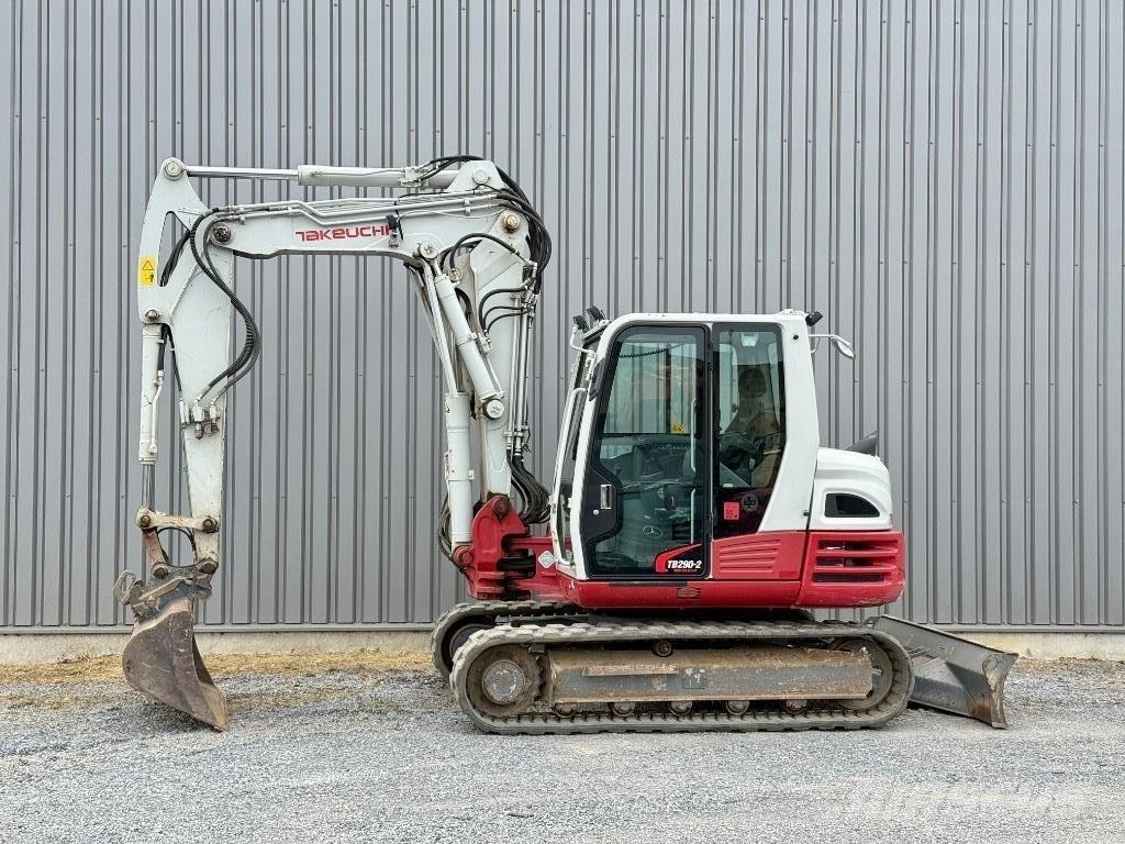 Takeuchi TB 290 Средни екскаватори 7т - 12т