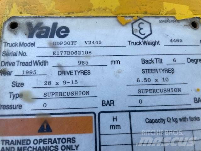 Yale GDP30TF Дизелови камиони