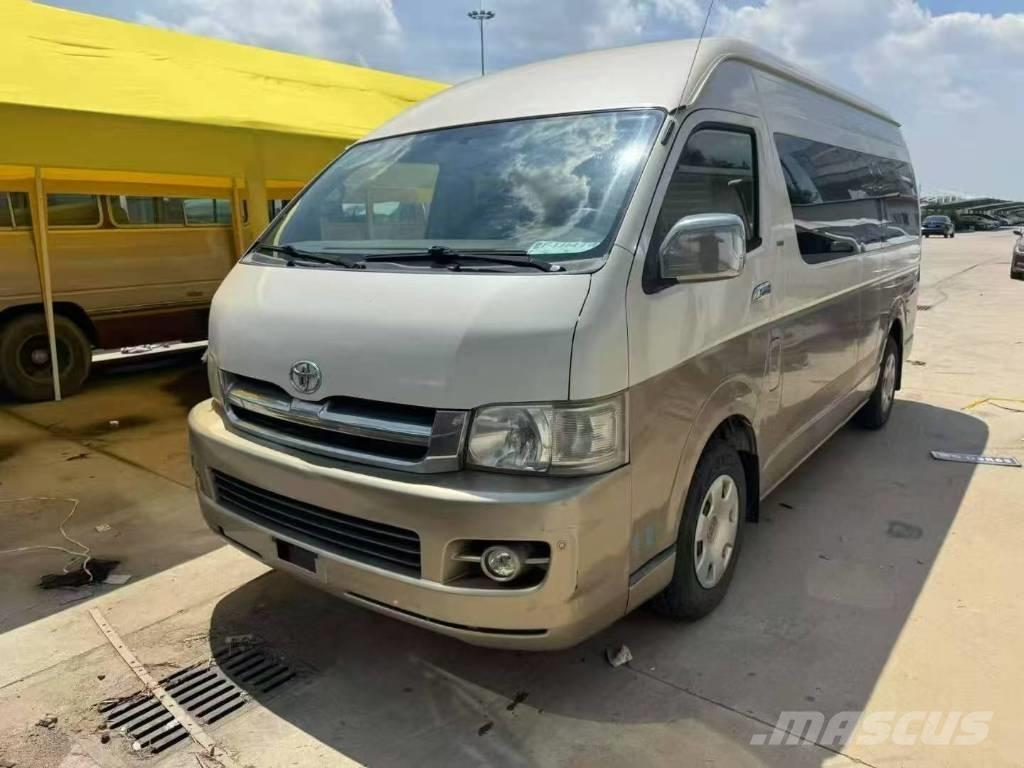 Toyota Hiace Мини бусове