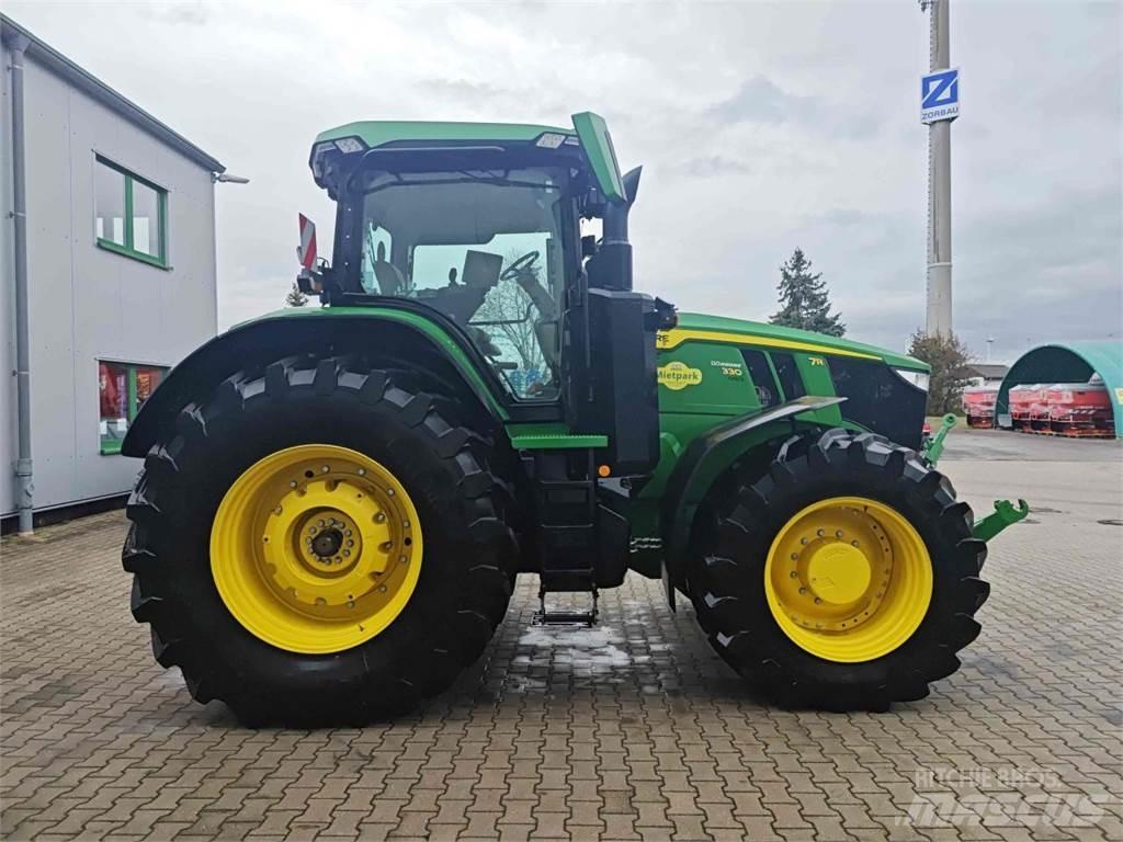 John Deere 7R 330 Трактори