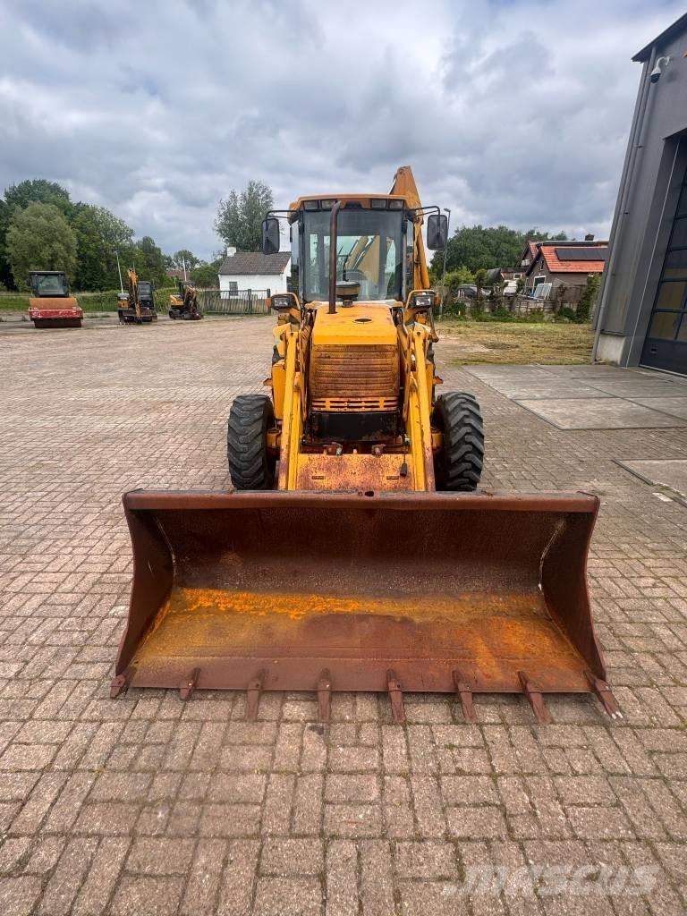 Komatsu WB 97 R-5EO Товарач със заден ексватор