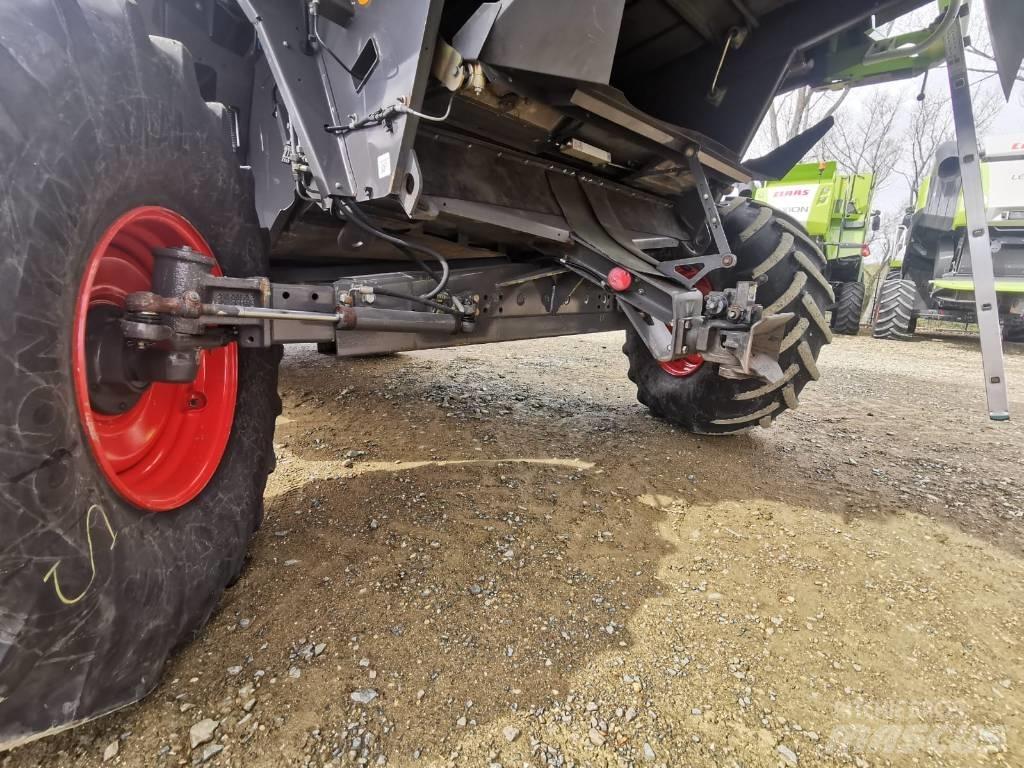 CLAAS Lexion 650 Комбайни