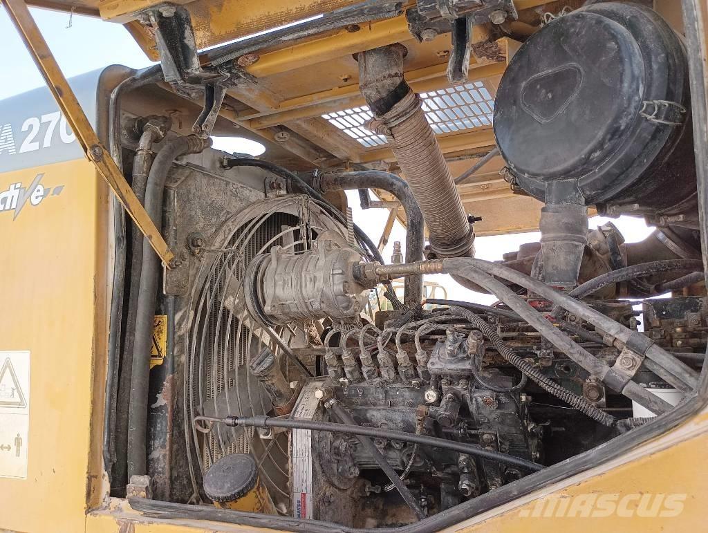 Komatsu WA 270 Колесни товарачи