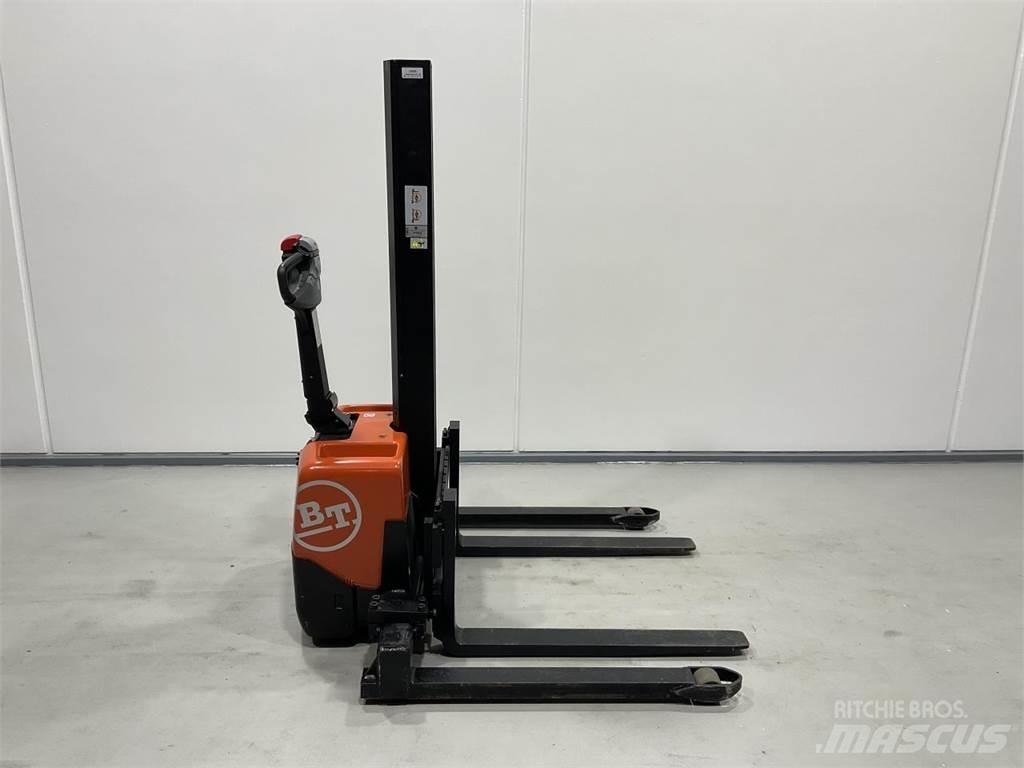 Toyota HWE100 Самоходни товарачи