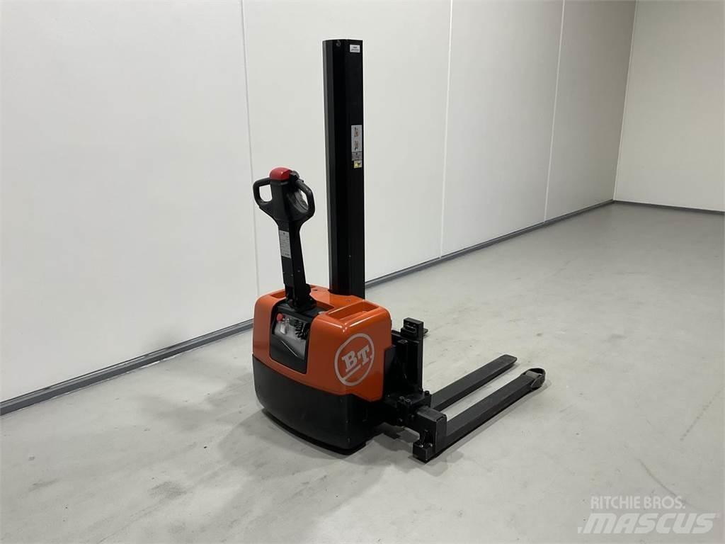 Toyota HWE100 Самоходни товарачи