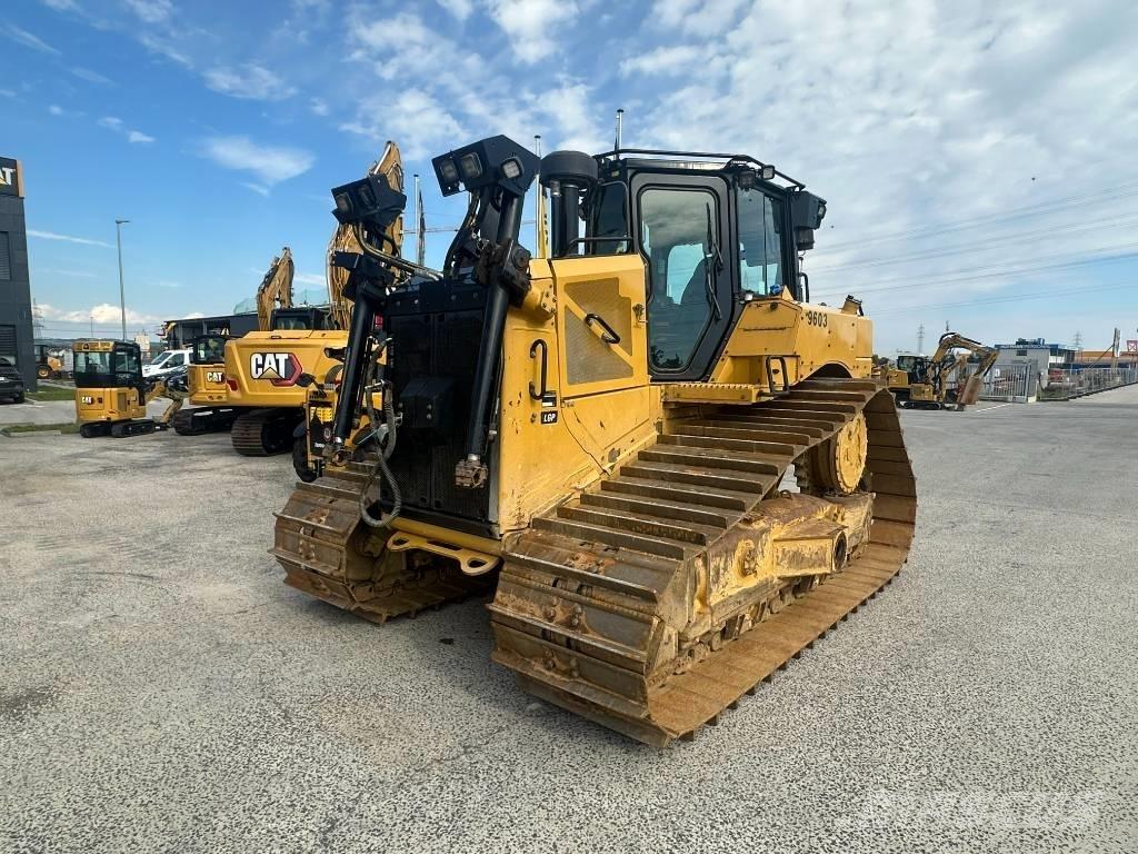 CAT D 6 XE Верижни булдозери
