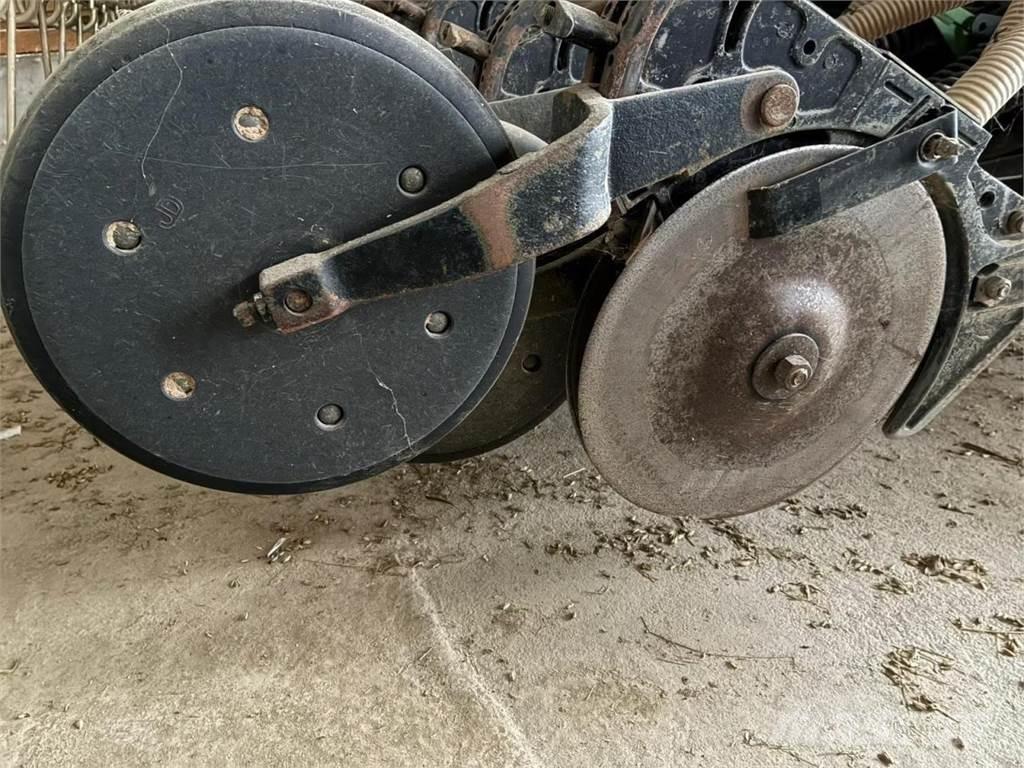 John Deere 740 A Редосеялки