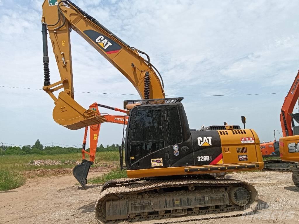 CAT 320D2 Средни екскаватори 7т - 12т