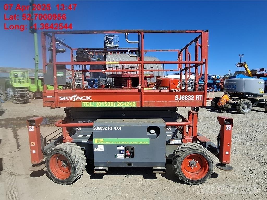 SkyJack SJ 6832 RT Ножични работни платформи