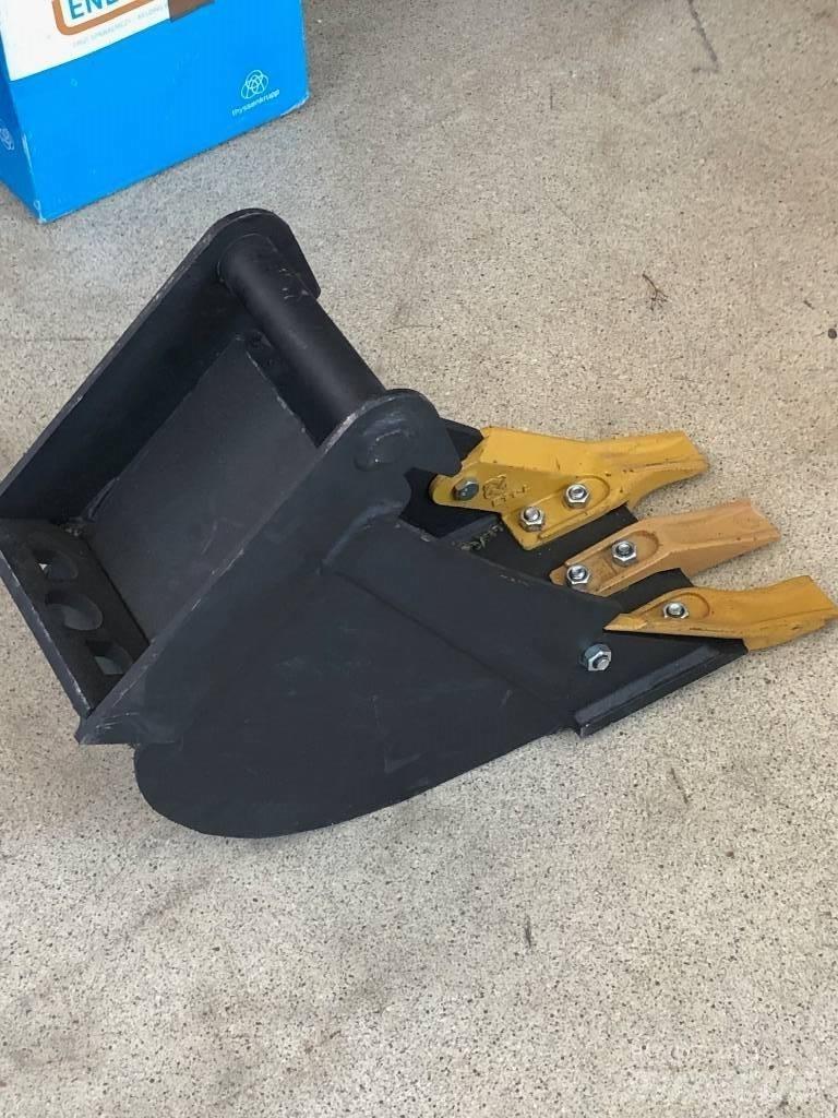  Łyżka 230mm Товарачи със заден ескаватор