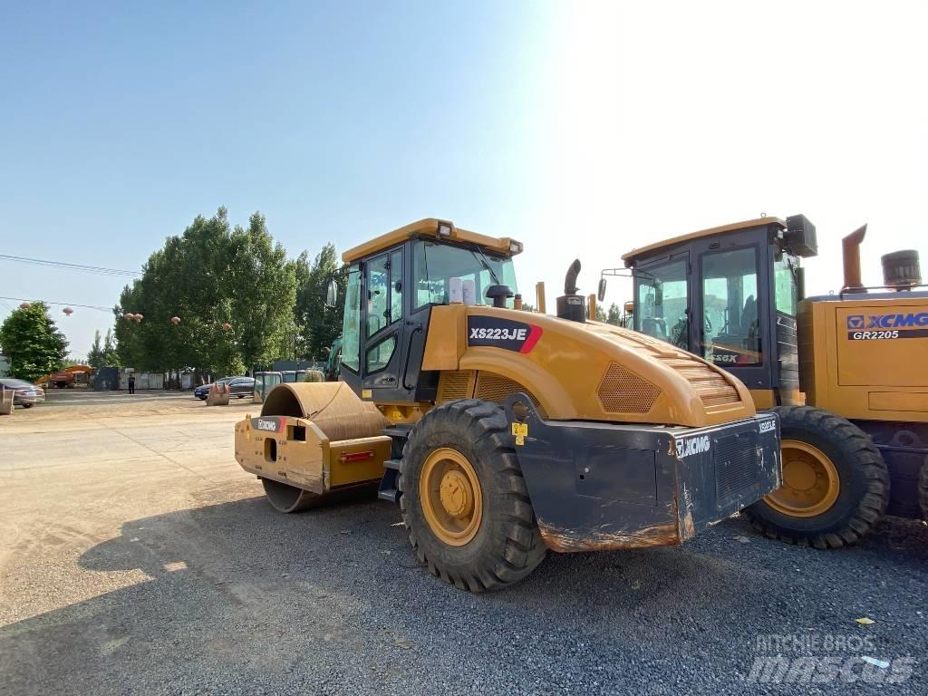XCMG SX233JE Еднобарабанни ролки
