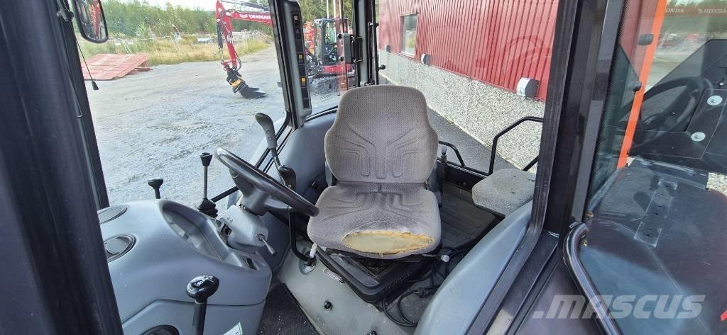 Valtra A 75 Трактори