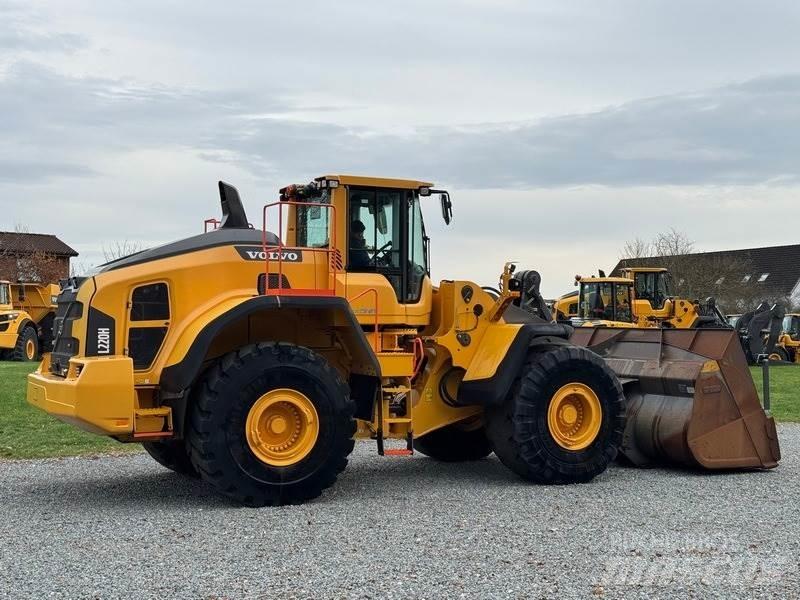 Volvo L 220 H Колесни товарачи