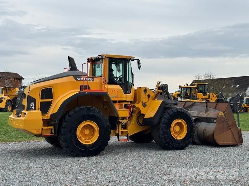 Volvo L 220 H Колесни товарачи