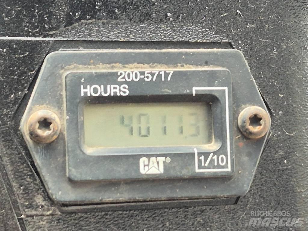 CAT 236 B Мини товарачи
