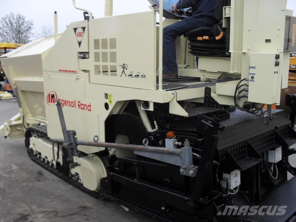 ABG Titan 2820 Машини за асфалт