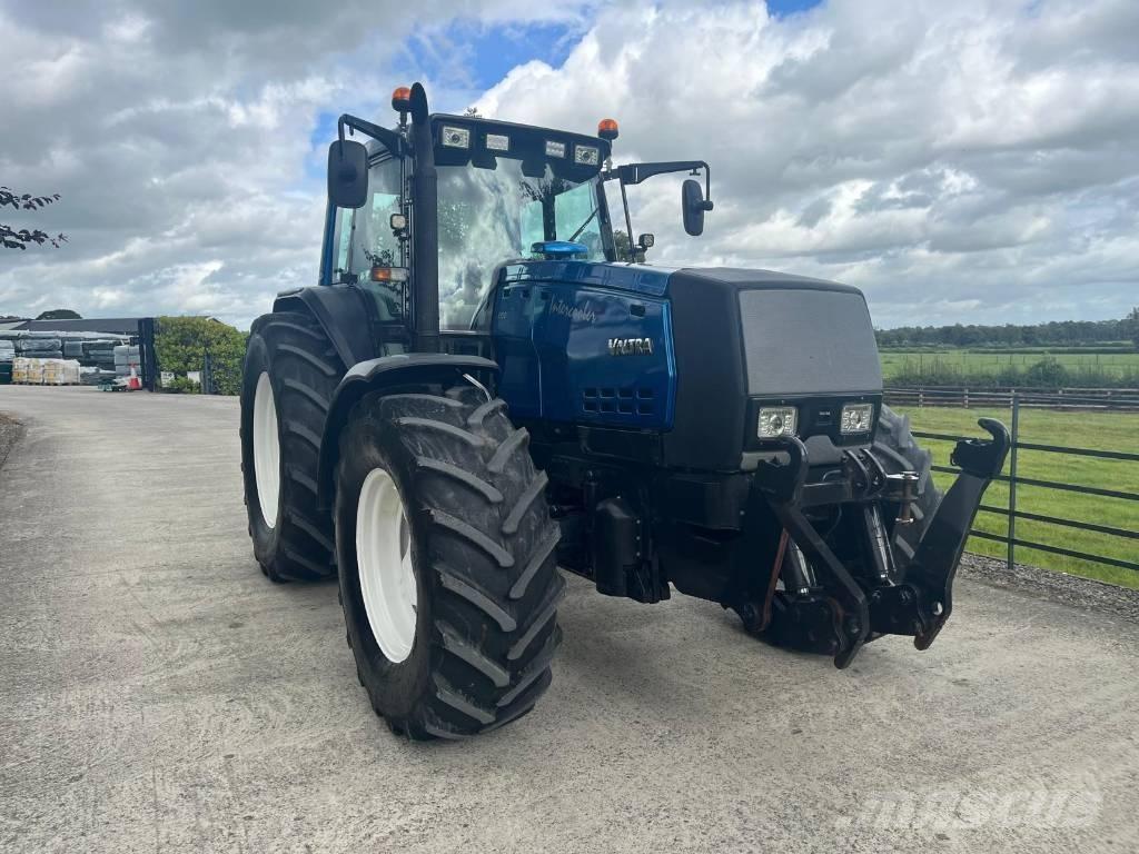 Valtra 8950 HiTech 4 Трактори