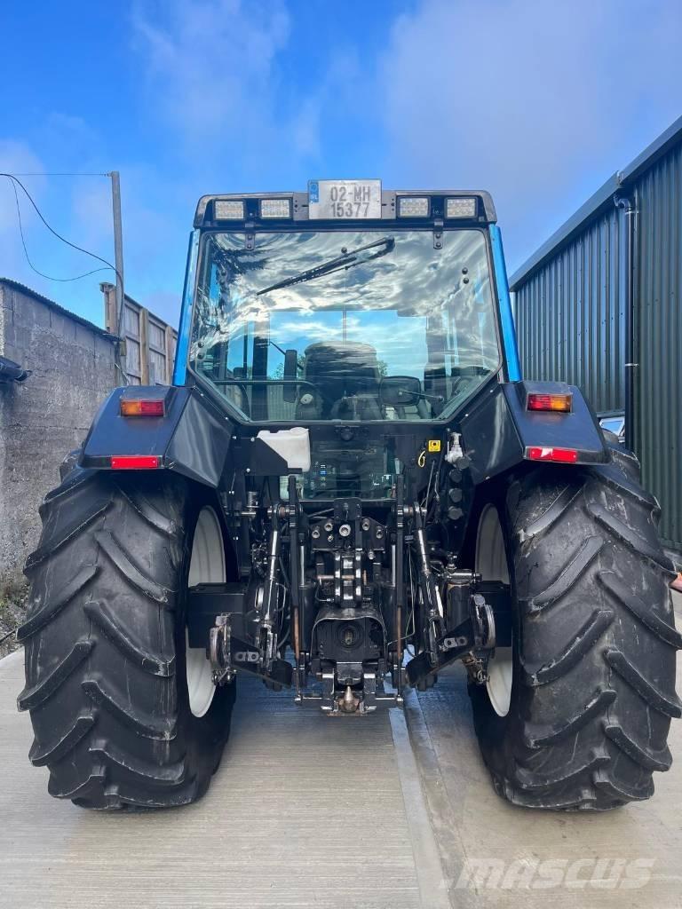 Valtra 8950 HiTech 4 Трактори